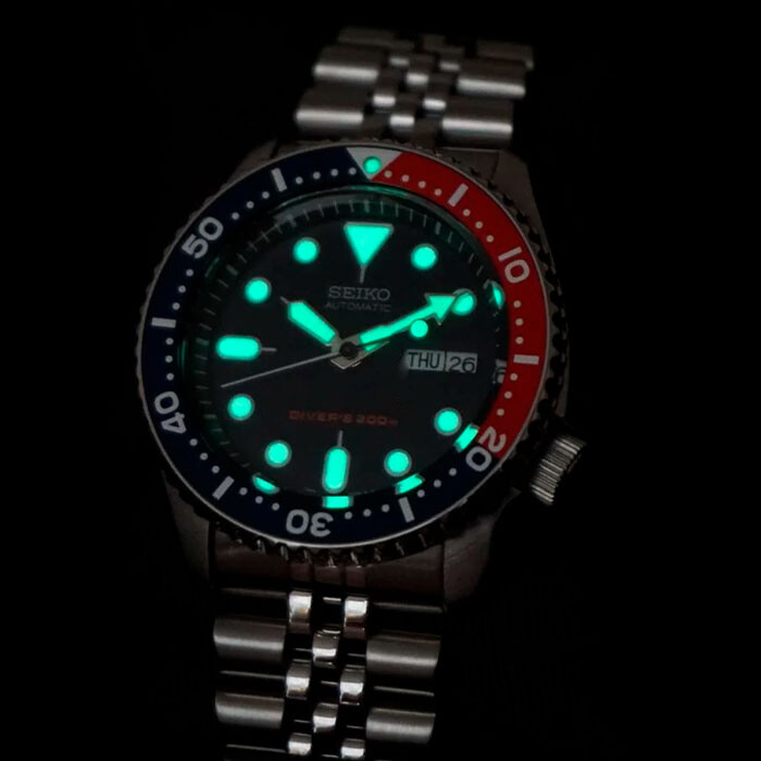 Наручные часы Seiko SKX009K2