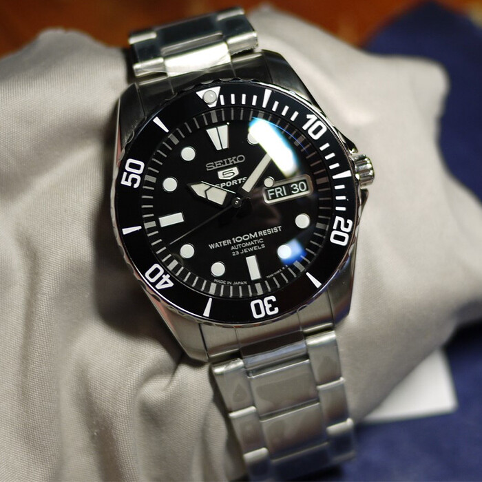 Наручные часы Seiko SNZF17J1