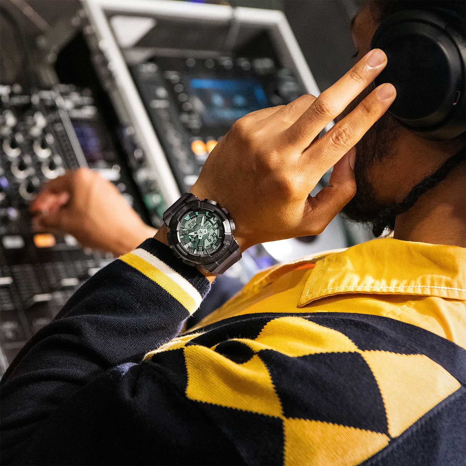 Наручные часы Casio G-SHOCK GM-110MF-1A