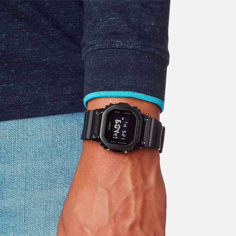 Наручные часы Casio G-SHOCK GM-5600B-1E