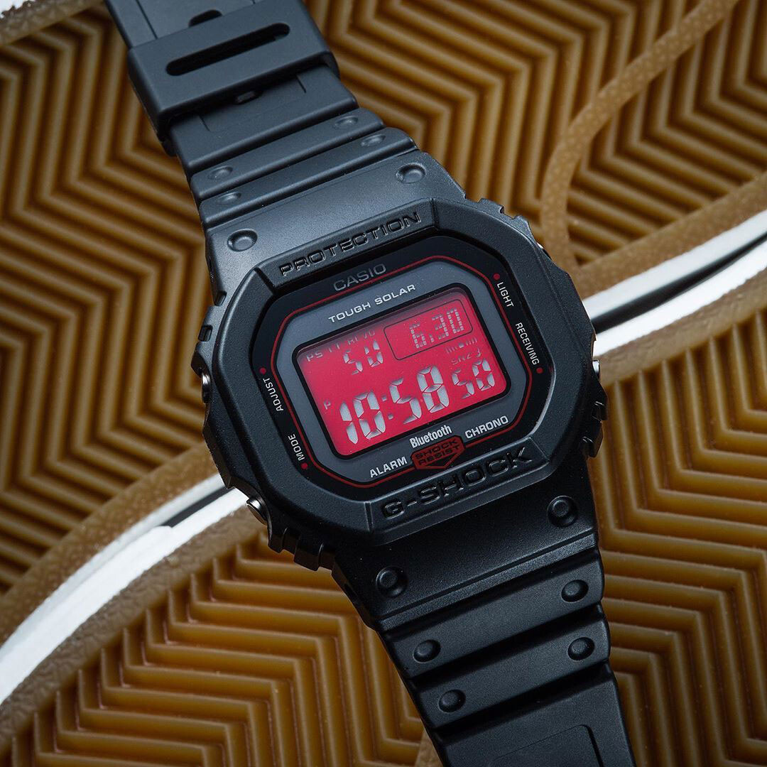 Наручные часы Casio G-SHOCK GW-B5600AR-1