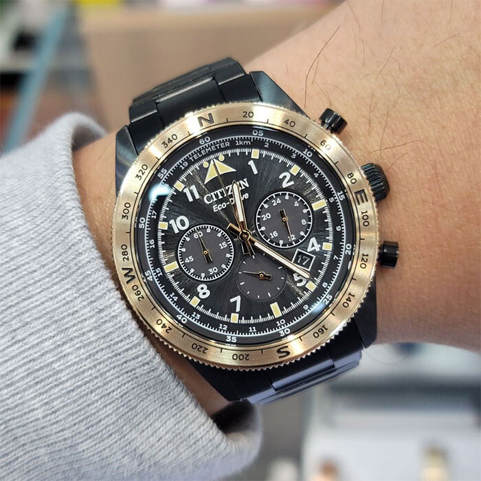 Наручные часы Citizen CA4556-89E